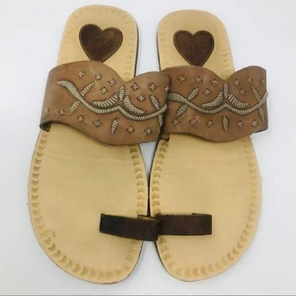 LΓ‘tigoβSagaβembroideredΒ toeβloopβbrownβleatherβsandalβ9βbohemian